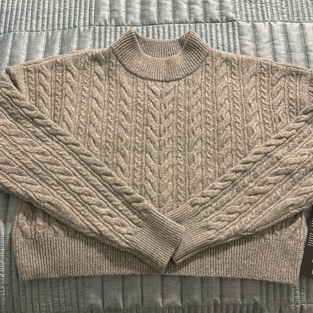 NWT MPG Cable Knit Cropped Sweater - Picture 1 of 6